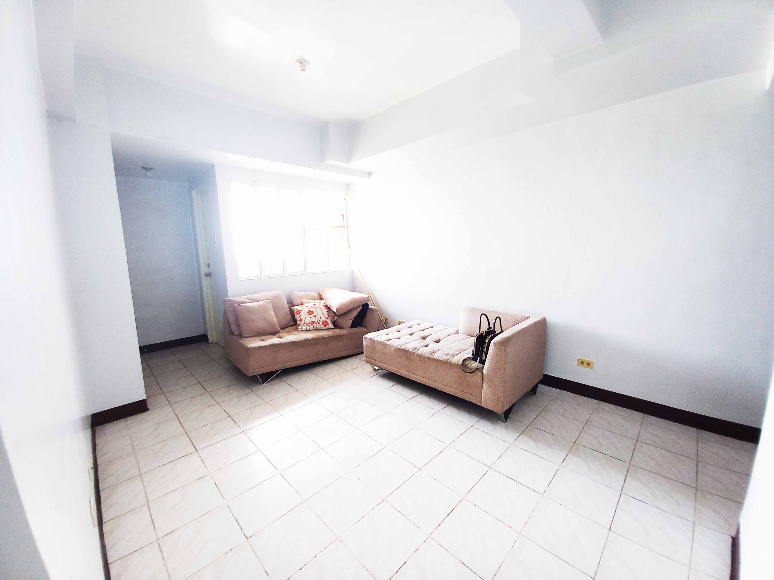 3 BEDOOM WITH BALCONY FOR RENT IN MAKATI
