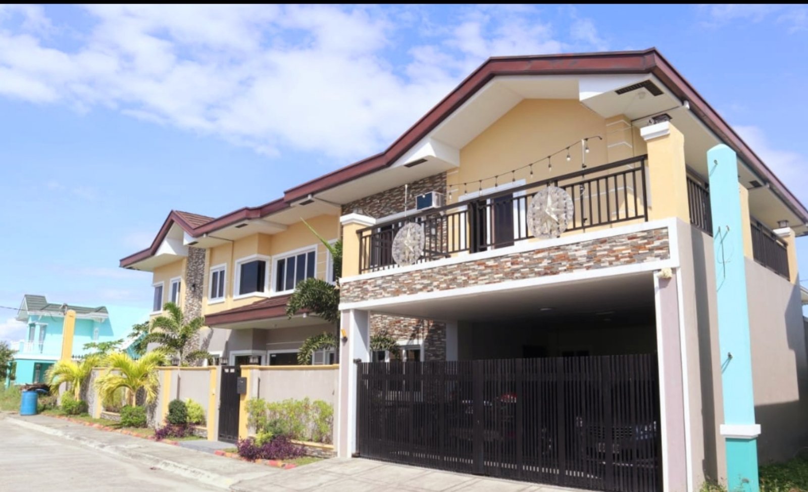 4BR House and Lot in Molino Bacoor Cavite for Rent